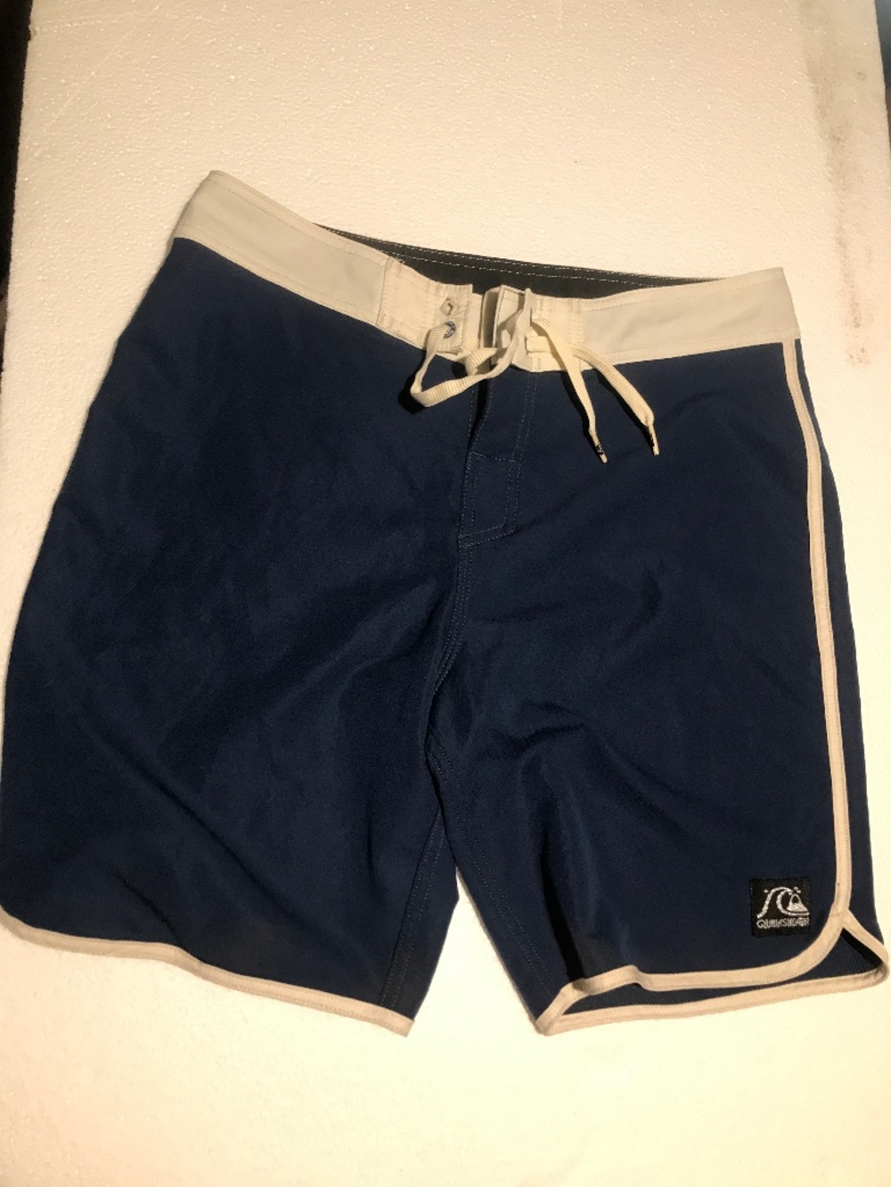 Mens quicksilver board shorts 32 navy white trim